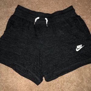 Nike shorts girls XL !!!! LAST CHANCE!!!